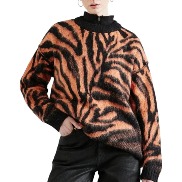 Topshop Zebra Oversized Fuzzy Warm Sweater Orange Black Wool Blend Small NWOT - Picture 1 of 13